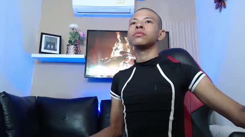 Snapshot of tessachains chatting on 11.18.25 tessachains online show from 11.18.25