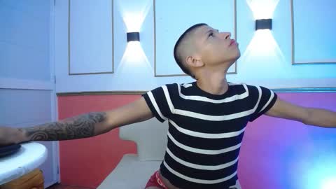 Snapshot of tessachains chatting on 12.02.25 tessachains online show from 12.02.25