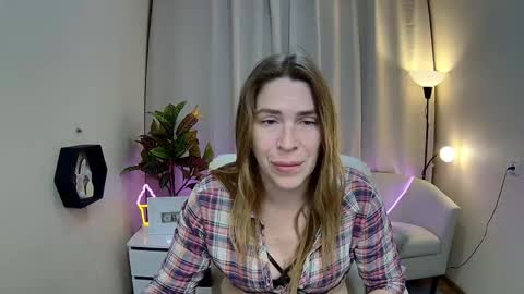 Snapshot of tessadaybreak chatting on 05.20.26 tessadaybreak online show from 05.20.26