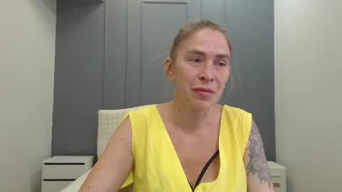 Snapshot of tessadaybreak chatting on 07.18.26 tessadaybreak online show from 07.18.26