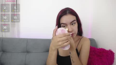 Snapshot of tessafoxie chatting on 05.08.26 Tessa foxie online show from 05.08.26