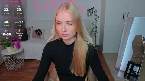 Snapshot of tessahamilton chatting on 05.05.26 TessaHamilton online show from 05.05.26