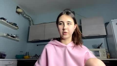 Snapshot of tesscanute chatting on 10.16.25 Tess online show from 10.16.25