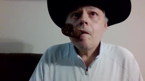 Snapshot of texancigar chatting on 11.03.25 texancigar online show from 11.03.25