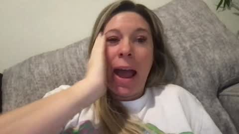 Daphne Summers online show from 12.04.25