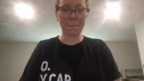 Snapshot of texas_blonde chatting on 04.08.26 Daphne Summers online show from 04.08.26