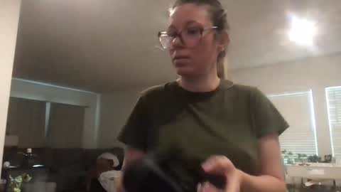 Snapshot of texas_blonde chatting on 04.15.26 Daphne Summers online show from 04.15.26