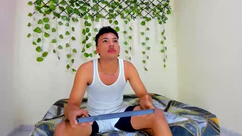 Snapshot of teylor_hot_21cm chatting on 04.12.26 teylor_hot_21cm online show from 04.12.26