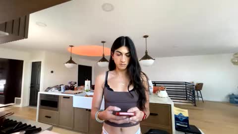 babygirlmami online show from 04.29.26