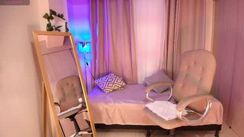 Thais online show from 02.25.25