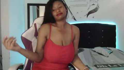 Snapshot of thalia_joness chatting on 06.13.26 Thalia online show from 06.13.26