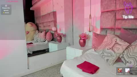 Thalia Nichols online show from 06.08.26