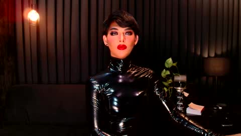 Snapshot of thalia_saint chatting on 01.07.25 Thalia Saint online show from 01.07.25