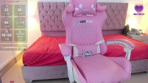 Snapshot of thalia_ssmith chatting on 03.11.26 thalia online show from 03.11.26