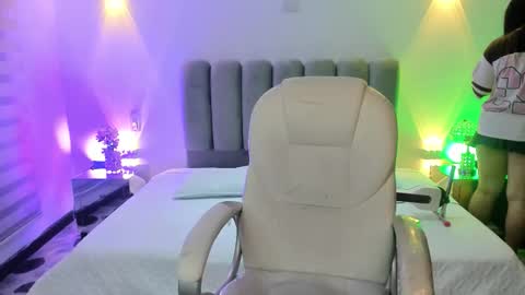 Snapshot of thaliabrooks_ chatting on 02.17.26 Thalia online show from 02.17.26