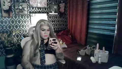 Snapshot of thaliafoxyummy chatting on 03.04.25 thaliafoxyummy online show from 03.04.25