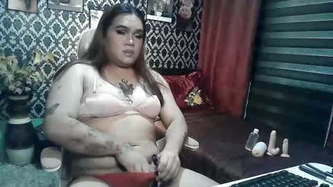 Snapshot of thaliafoxyummy chatting on 03.05.25 thaliafoxyummy online show from 03.05.25