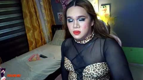 Snapshot of thaliafoxyummy chatting on 10.05.25 thaliafoxyummy online show from 10.05.25