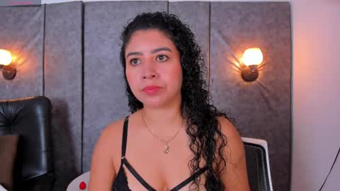 Snapshot of thara_webstter chatting on 05.16.26 thara webstter online show from 05.16.26