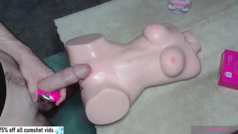 Snapshot of thatswhatshesaid143 chatting on 11.06.25 ThatsWhatSheSaid online show from 11.06.25