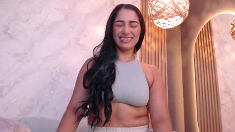 Snapshot of thayssa_ross chatting on 08.03.26 THAYSSA ROSS online show from 08.03.26