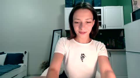 Mia 3 online show from 07.26.26