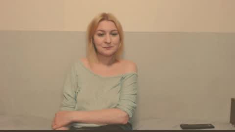 Snapshot of the_basic_instinctt chatting on 05.21.26 Eva online show from 05.21.26
