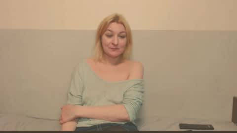 Snapshot of the_basic_instinctt chatting on 05.27.26 Eva online show from 05.27.26