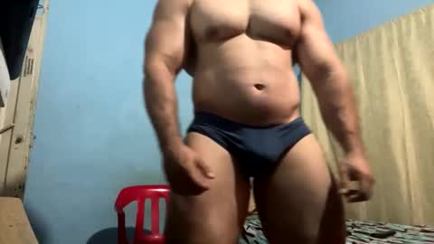 Snapshot of the_beastmuscle chatting on 02.01.25 beast online show from 02.01.25