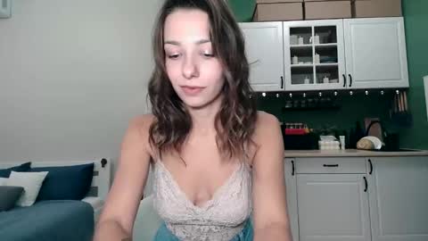 Mia online show from 10.27.25