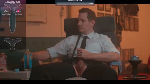 Snapshot of the_dilf chatting on 01.12.25 The DILF -  online show from 01.12.25