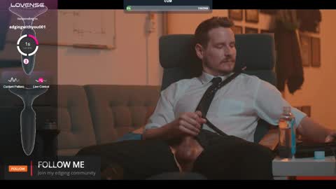 Snapshot of the_dilf chatting on 02.15.25 The DILF -  online show from 02.15.25