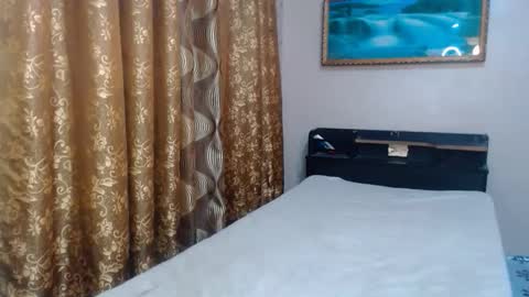 Snapshot of the_girl_nxt_door chatting on 11.30.25 samm online show from 11.30.25