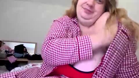 Snapshot of the_goddess_anubis chatting on 10.27.25 Anubis online show from 10.27.25