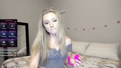 Snapshot of the_hotties chatting on 12.28.24 the_hotties online show from 12.28.24