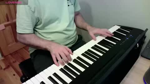 Stephan 34  Cassandra 25 online show from 02.20.26