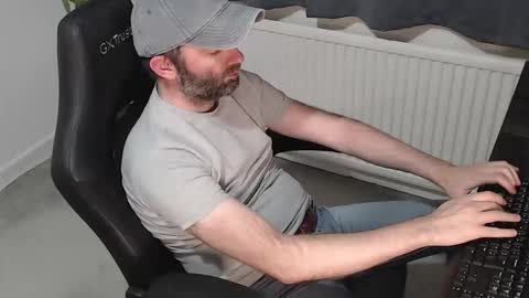 Snapshot of the_sensual_masturwait chatting on 11.08.25 the_sensual_masturwait online show from 11.08.25