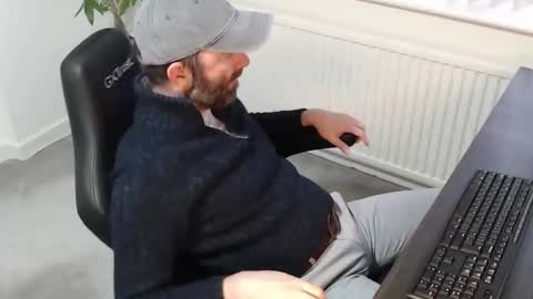 Snapshot of the_sensual_masturwait chatting on 11.15.25 the_sensual_masturwait online show from 11.15.25