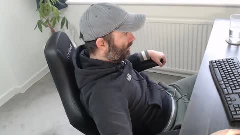 Snapshot of the_sensual_masturwait chatting on 11.18.25 the_sensual_masturwait online show from 11.18.25