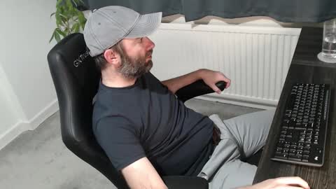 Snapshot of the_sensual_masturwait chatting on 11.18.25 the_sensual_masturwait online show from 11.18.25