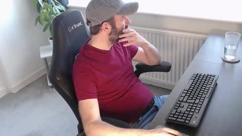 Snapshot of the_sensual_masturwait chatting on 11.21.25 the_sensual_masturwait online show from 11.21.25