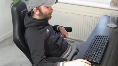 Snapshot of the_sensual_masturwait chatting on 11.25.25 the_sensual_masturwait online show from 11.25.25