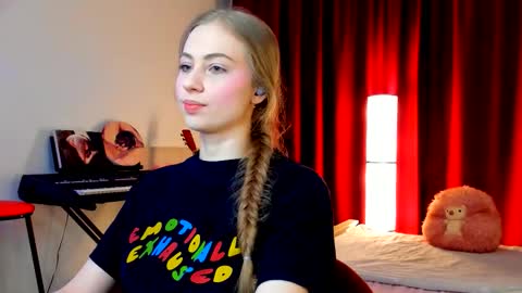 Ally    STREAMING ON TWITCH NOW Check my Twitter for updates online show from 03.18.26