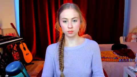 Ally    STREAMING ON TWITCH NOW Check my Twitter for updates online show from 05.18.26