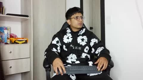 Snapshot of the_weed_guys chatting on 11.22.25 Danny online show from 11.22.25