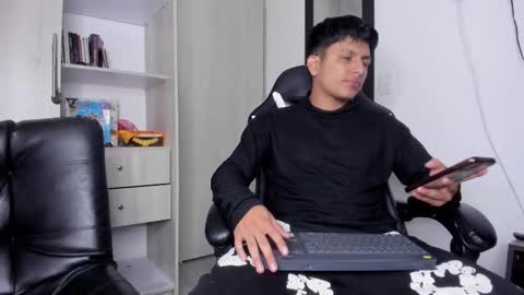 Snapshot of the_weed_guys chatting on 11.24.25 Danny online show from 11.24.25