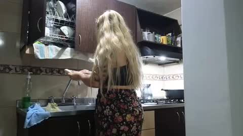 theauroramae -  online show from 01.09.25