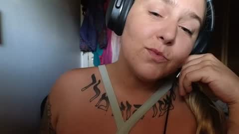 theauroramae -  online show from 06.13.26