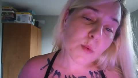 theauroramae -  online show from 07.04.26