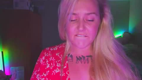 theauroramae -  online show from 07.05.26